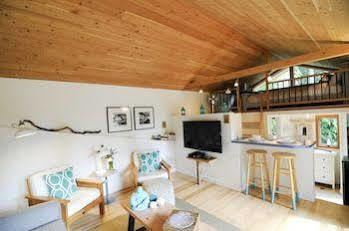 Nectar Yoga B&B On Bowen Island ฮอร์สชูเบย์ ภายนอก รูปภาพ