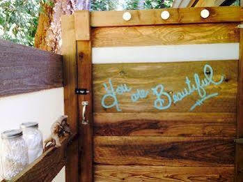 Nectar Yoga B&B On Bowen Island ฮอร์สชูเบย์ ภายนอก รูปภาพ
