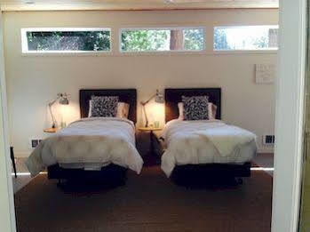 Nectar Yoga B&B On Bowen Island ฮอร์สชูเบย์ ภายนอก รูปภาพ